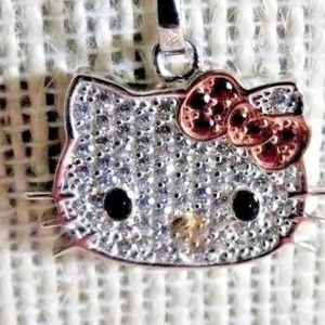Hello Kitty Diamondique Pendant with necklace